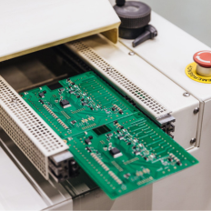 Spray nozzle for electronics industry